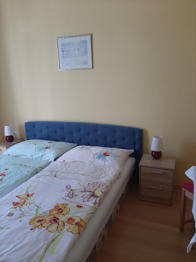 Kondics Apartmanhaz Sarvar Exterior photo