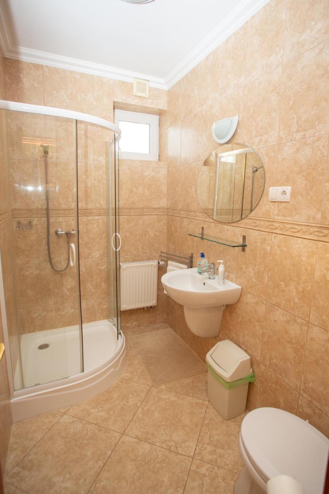 Kondics Apartmanhaz Sarvar Exterior photo